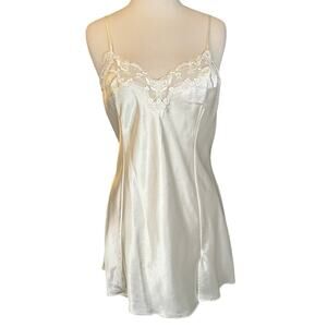 Vintage Victoria’s Secret Ivory Satin Lace Slip Y2K Coquette Large Bridal